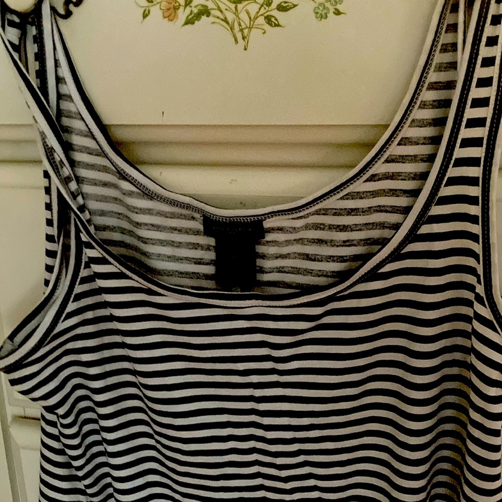 Set of two tank tops.size:Large